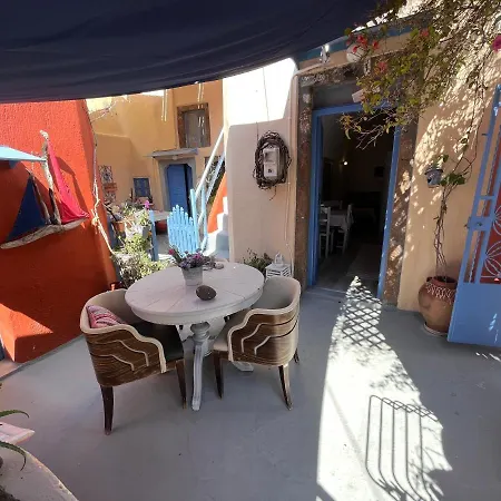 Emmantina Couette-café Mesariá