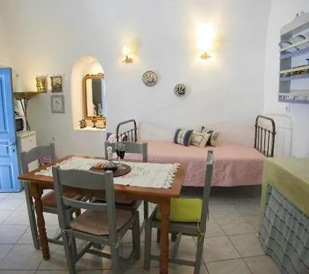 Emmantina Bed & Breakfast 3*