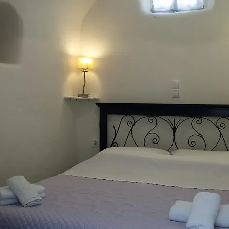 Emmantina B&B 메사리아