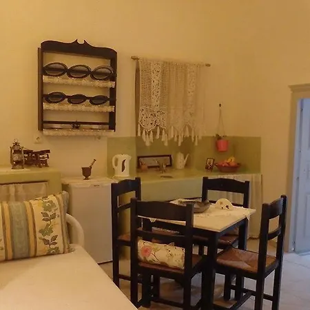 Emmantina B&B 메사리아