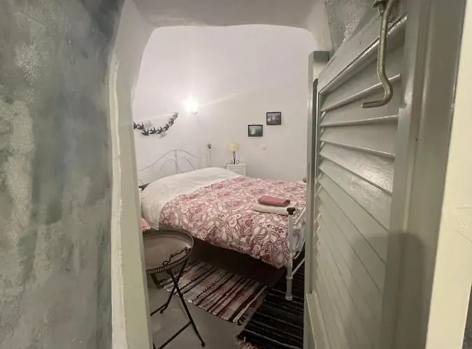 Emmantina Couette-café Mesariá