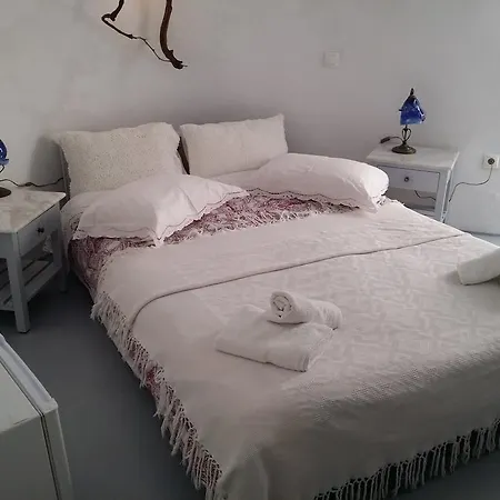 Emmantina Bed & Breakfast Messaria (Santorini)
