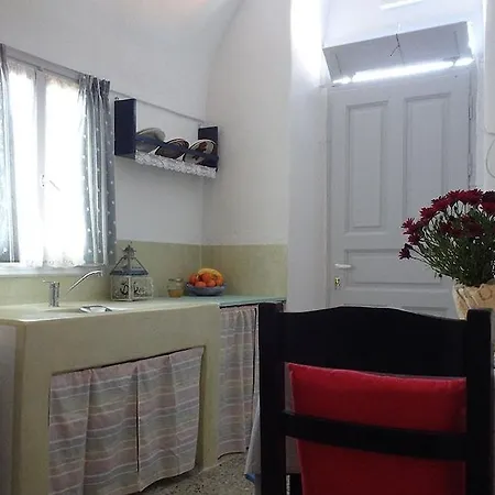 Emmantina Bed & Breakfast Messaria (Santorini)