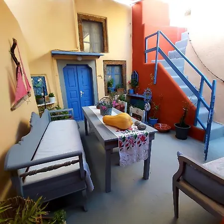 Emmantina Bed & Breakfast Messaria (Santorini)