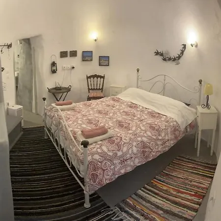 Emmantina Bed & Breakfast Messaria (Santorini)