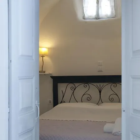 Emmantina Bed & Breakfast 3*