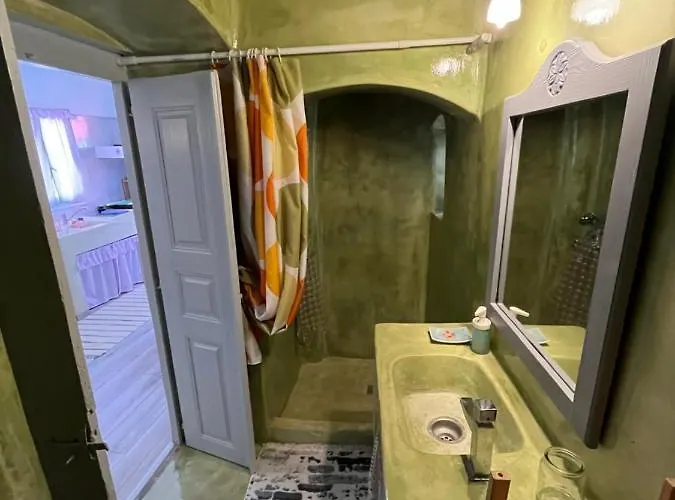 Bed & Breakfast Emmantina Messaria (Santorini)