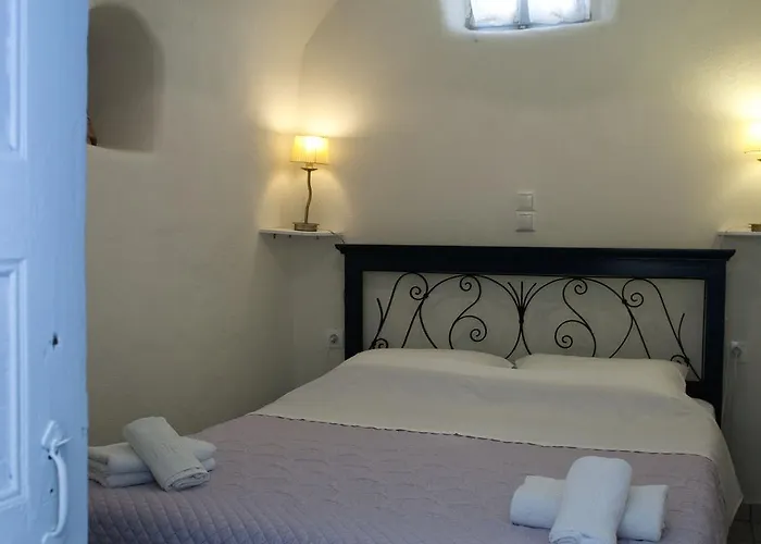 Emmantina Bed & Breakfast Messaria (Santorini)