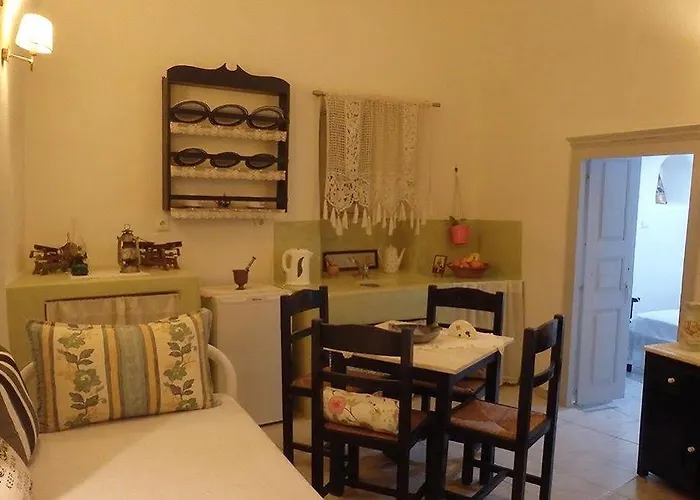 Emmantina Bed & Breakfast Messaria (Santorini)