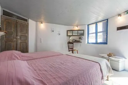 Emmantina Bed & Breakfast Messaria (Santorini)